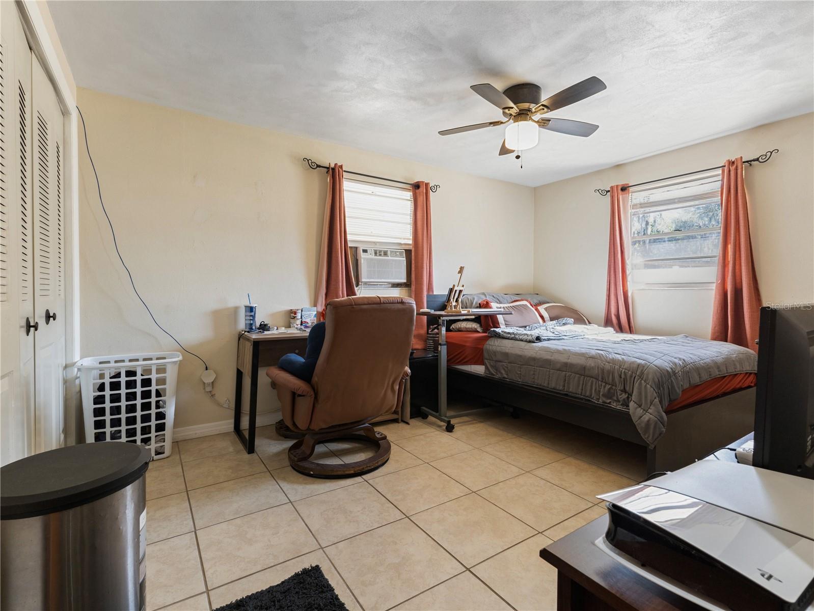 Image 11 of 62 For 613 Willow Avenue