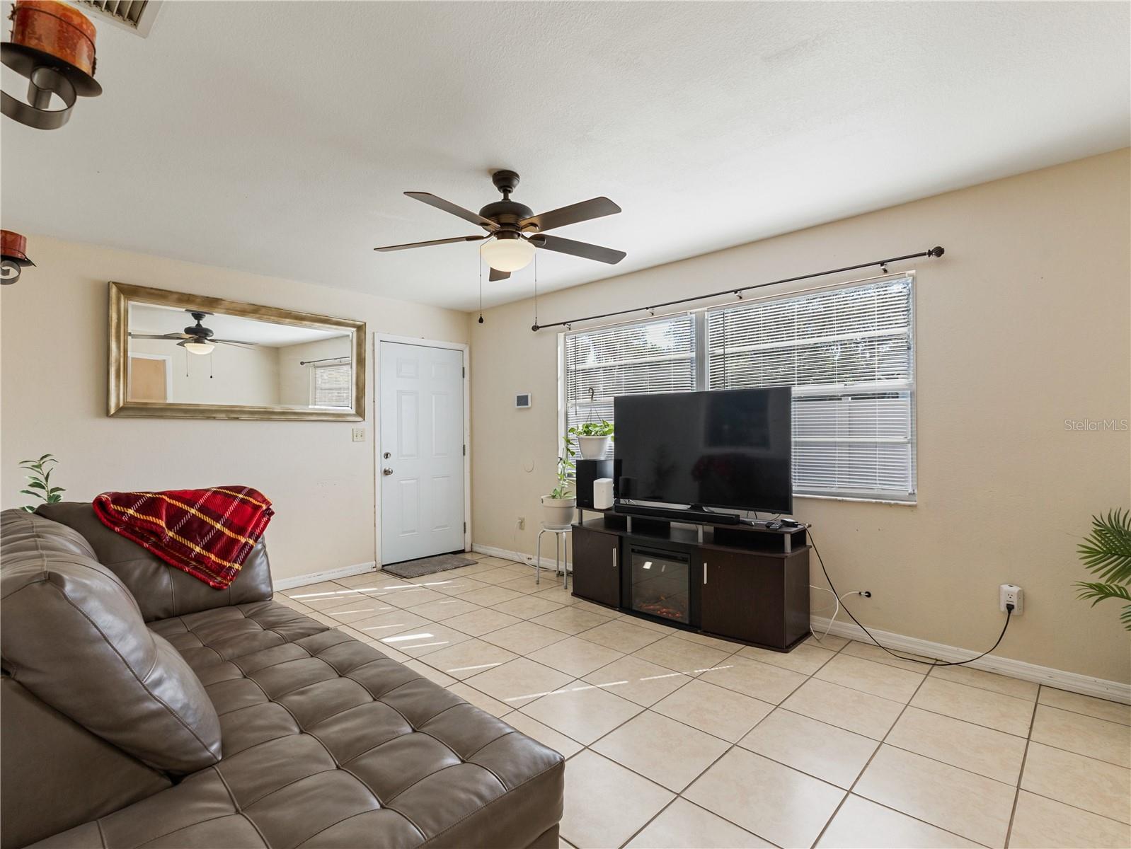 Image 21 of 62 For 613 Willow Avenue