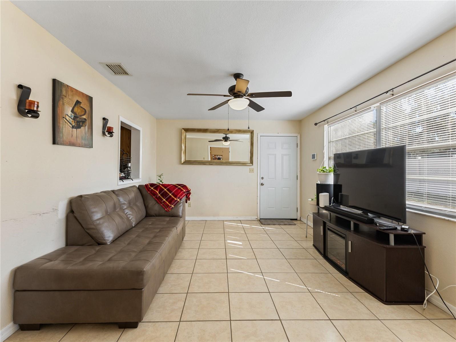 Image 22 of 62 For 613 Willow Avenue