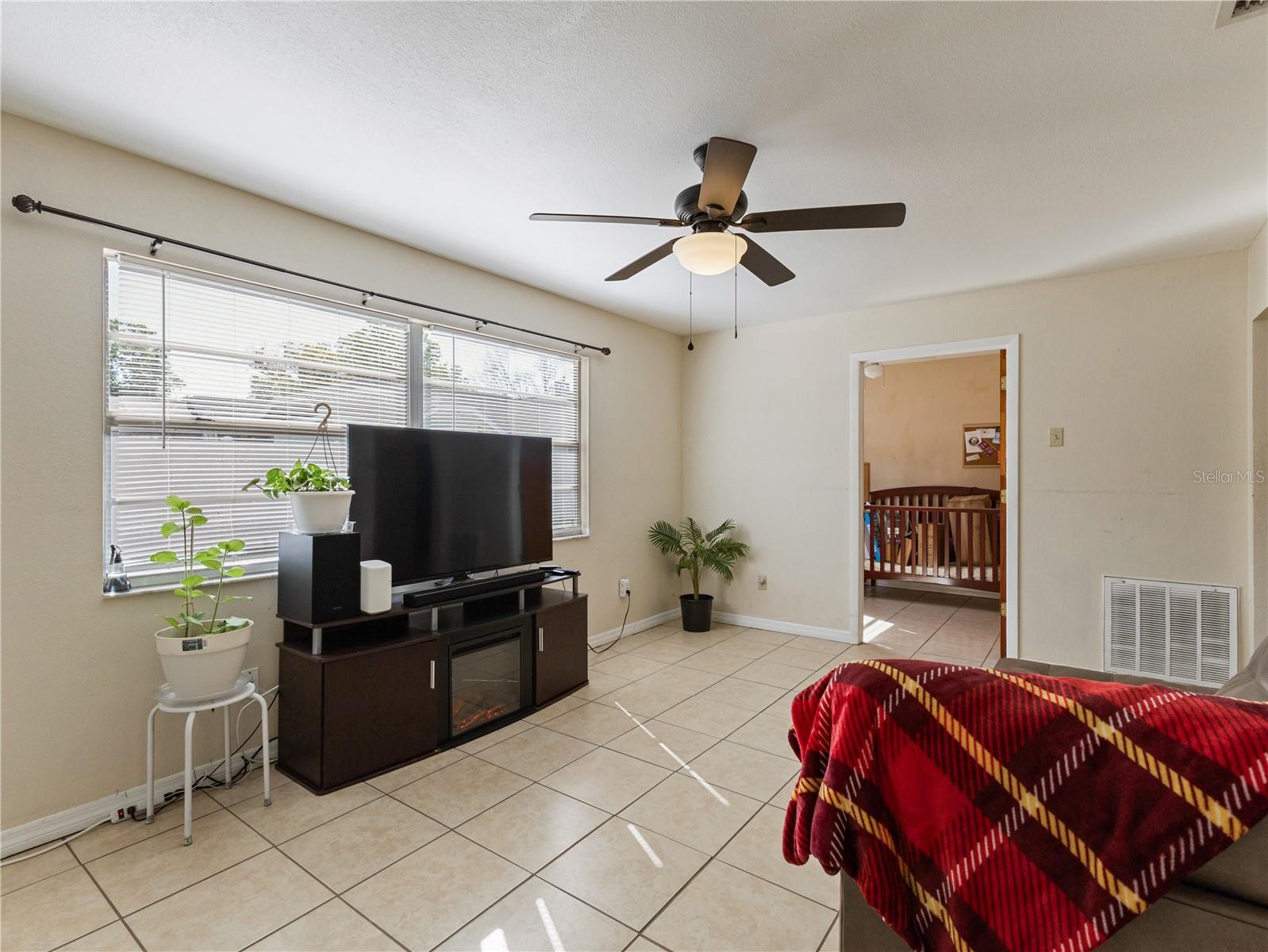 Image 24 of 62 For 613 Willow Avenue