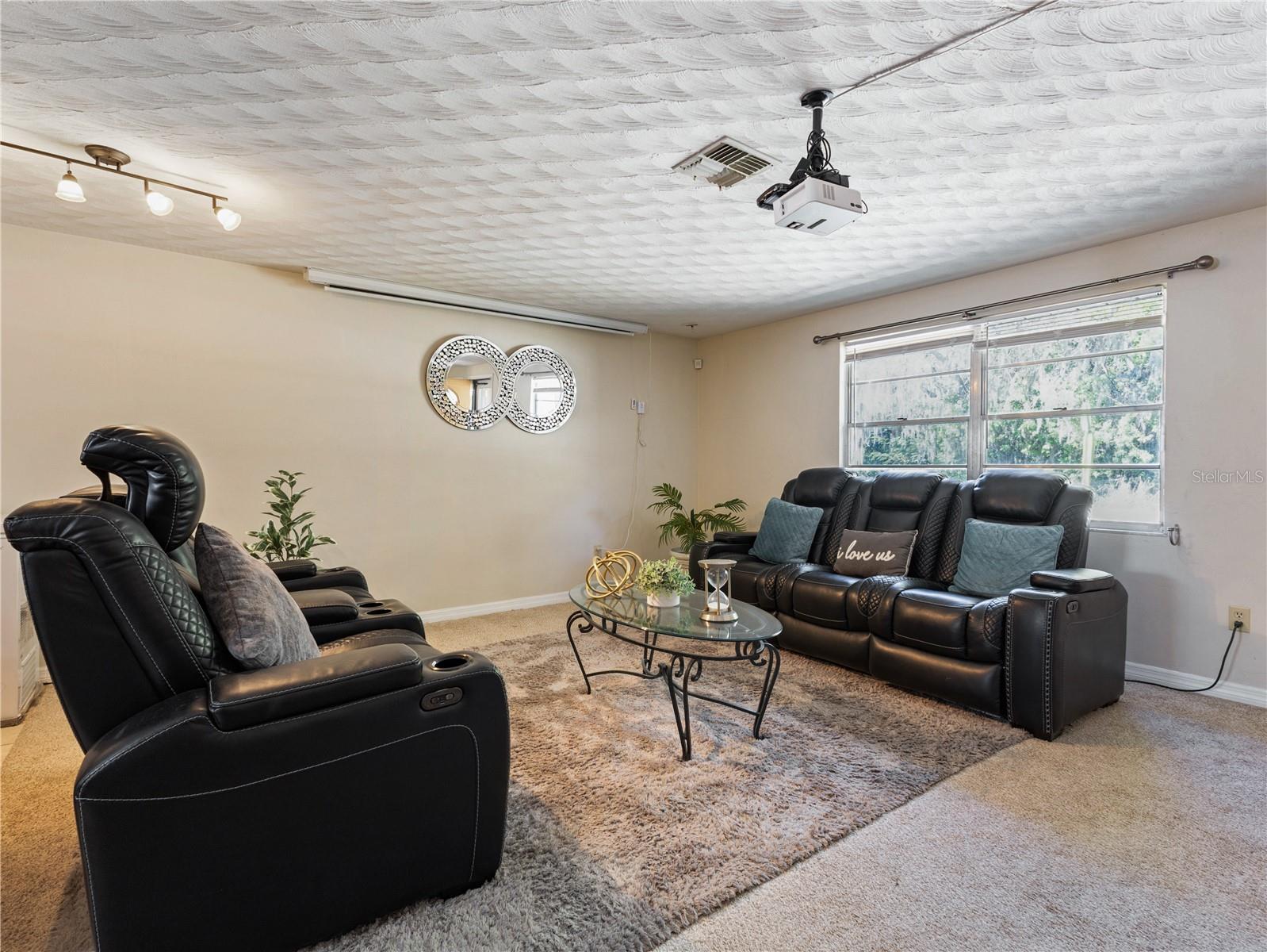 Image 27 of 62 For 613 Willow Avenue