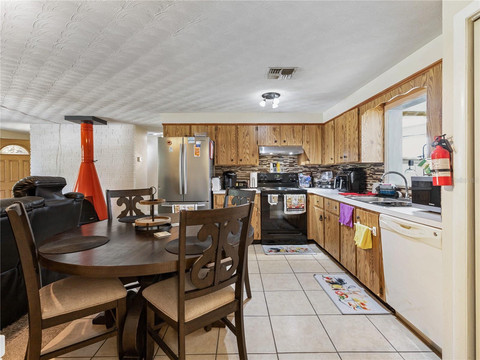 Image 8 of 62 For 613 Willow Avenue