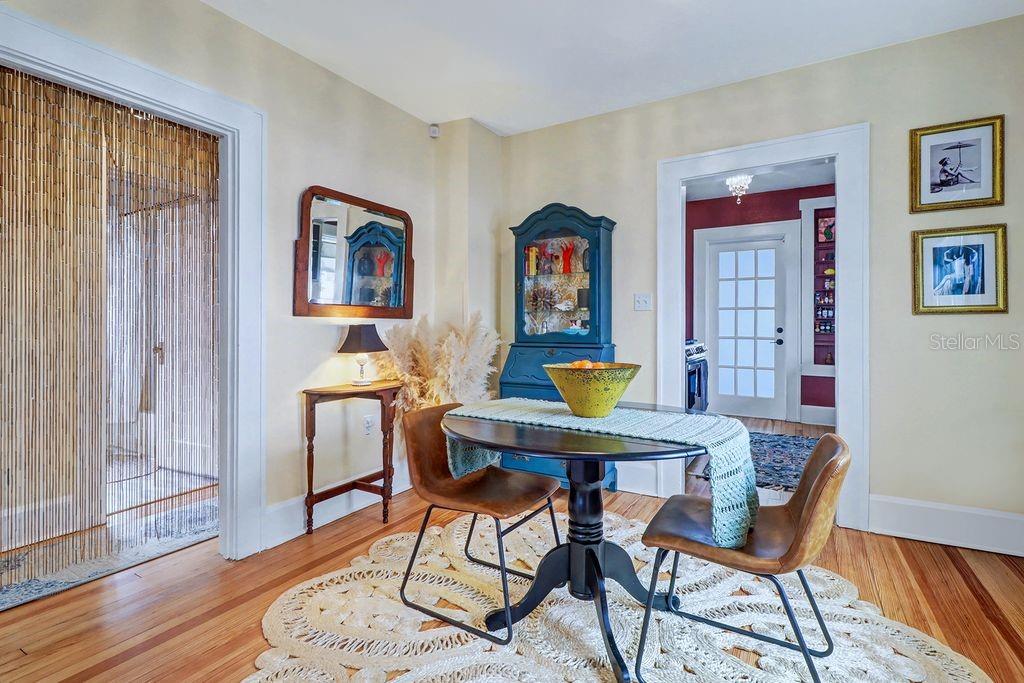 Image 10 of 25 For 844 11th Avenue S