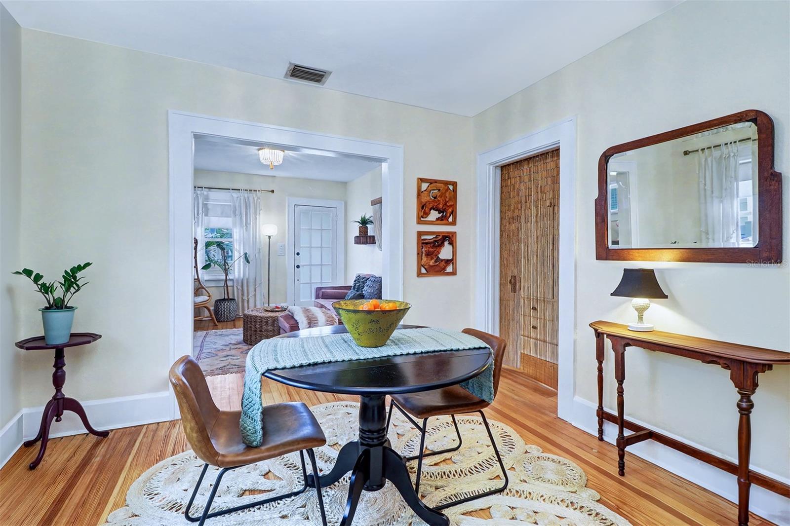 Image 11 of 25 For 844 11th Avenue S