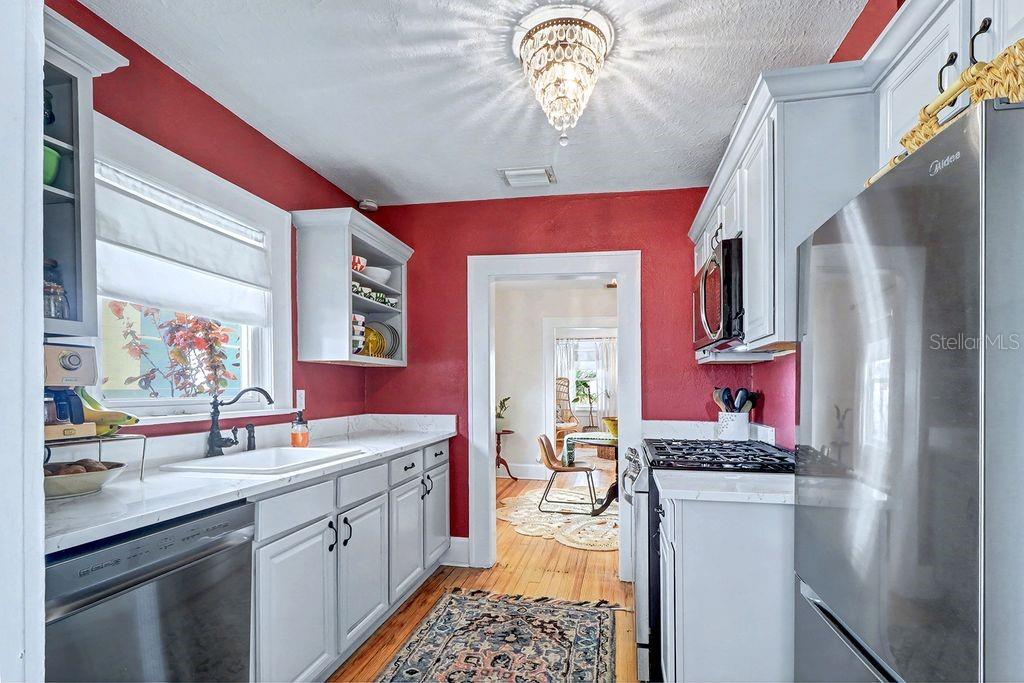 Image 13 of 25 For 844 11th Avenue S