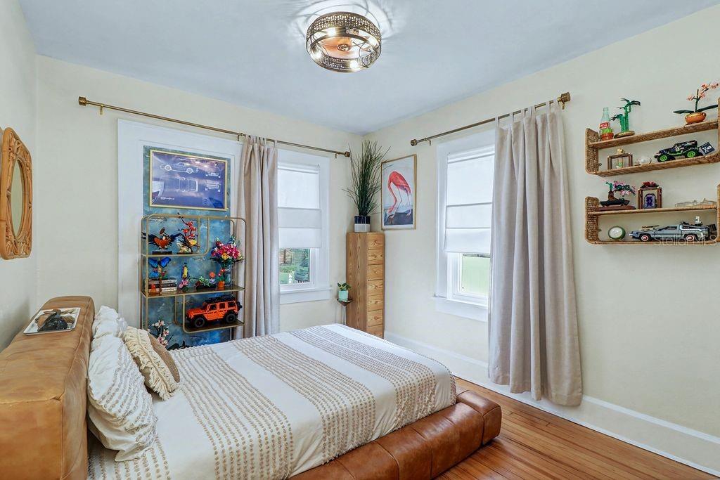 Image 16 of 25 For 844 11th Avenue S