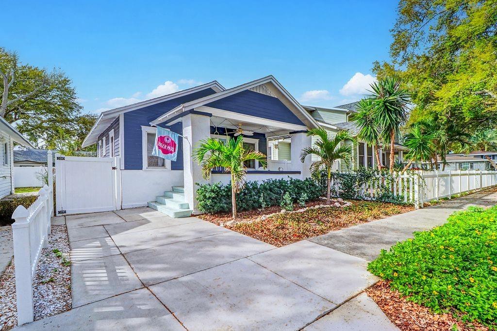 Image 2 of 25 For 844 11th Avenue S