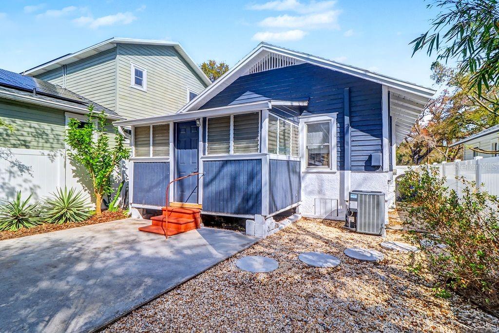 Image 21 of 25 For 844 11th Avenue S