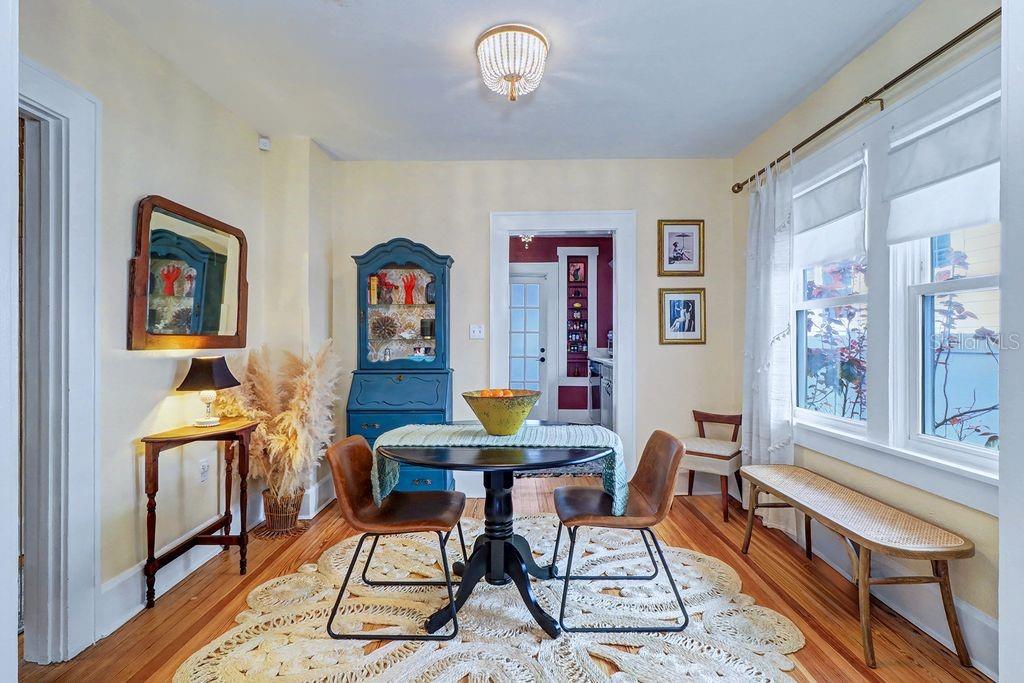 Image 8 of 25 For 844 11th Avenue S