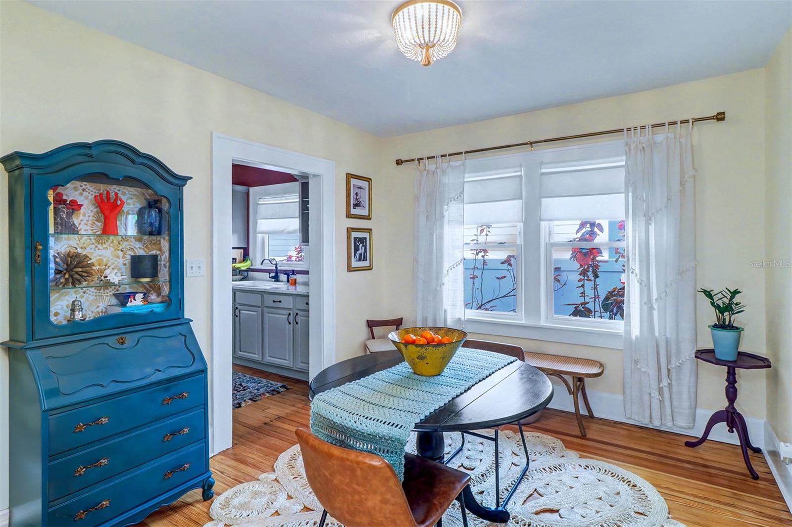 Image 9 of 25 For 844 11th Avenue S