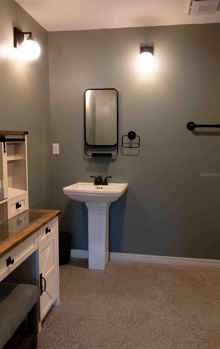 Image 12 of 16 For 706 Pearl Circle