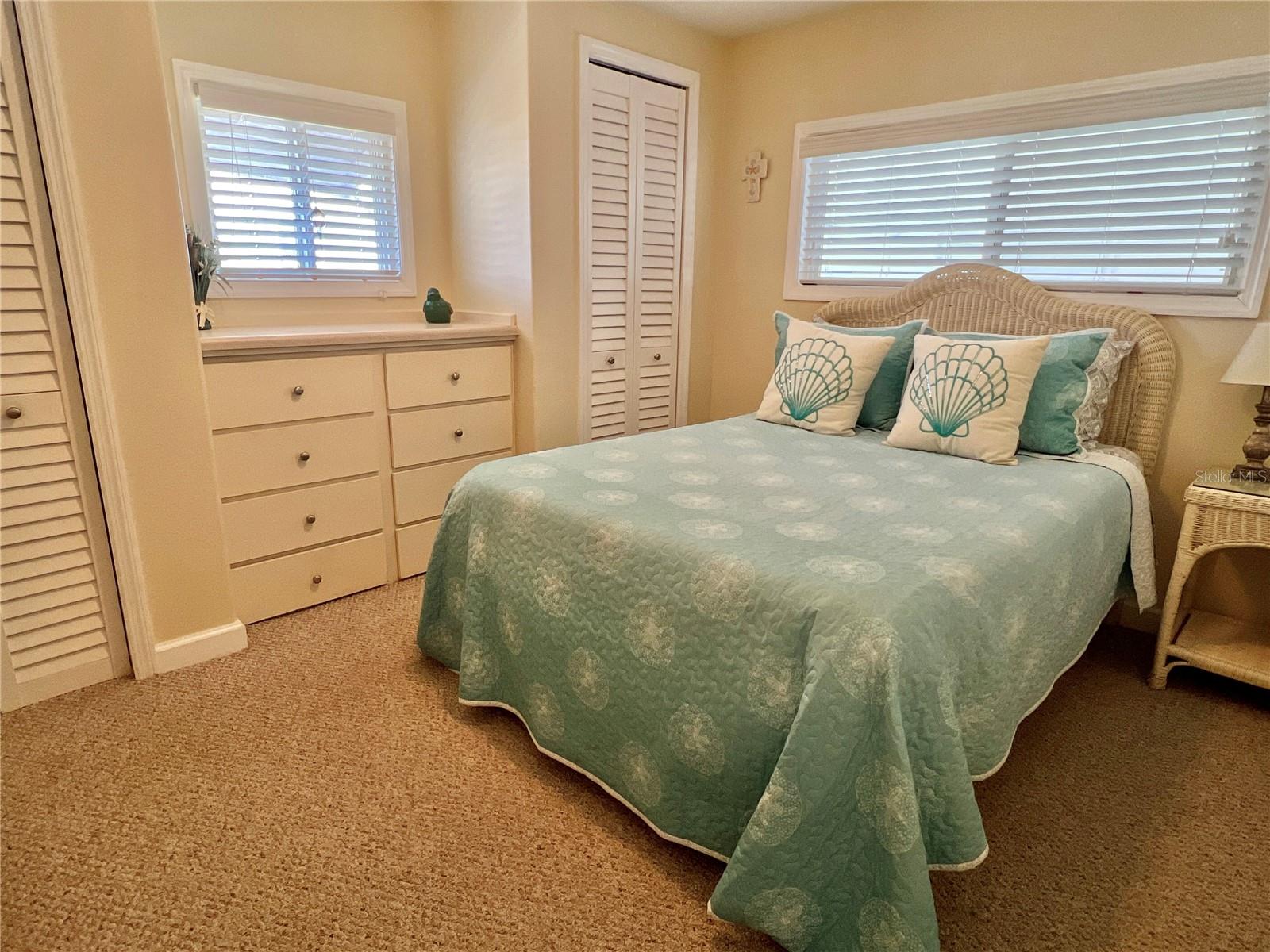 Image 17 of 22 For 7138 Mount Hawthorne Road Ne 586