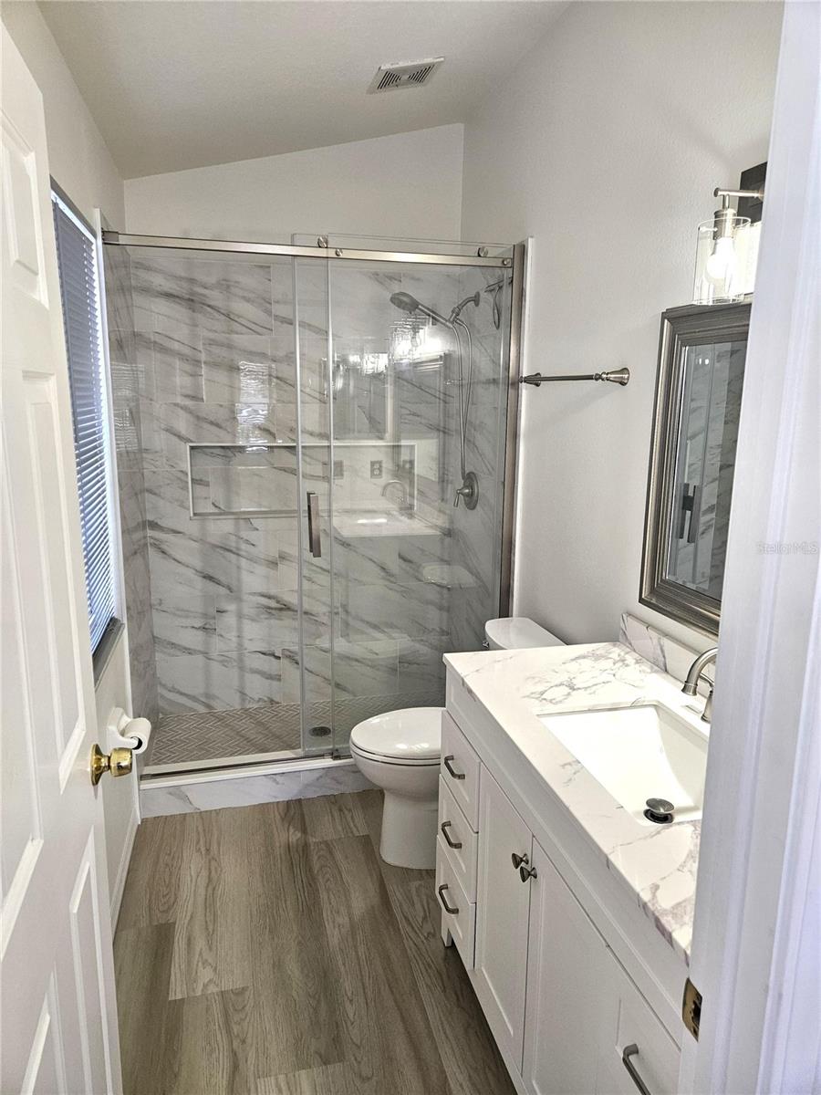 Image 12 of 15 For 5315 61st Terrace