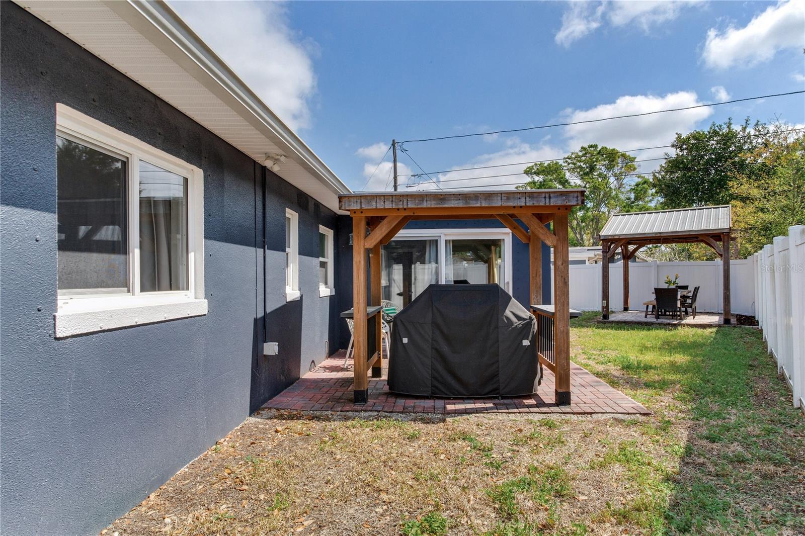 Image 11 of 43 For 6688 30 Avenue N