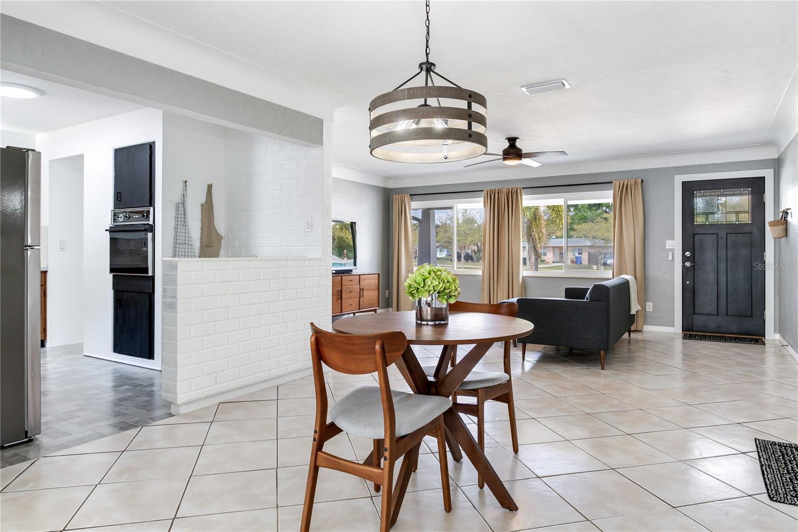 Image 19 of 43 For 6688 30 Avenue N