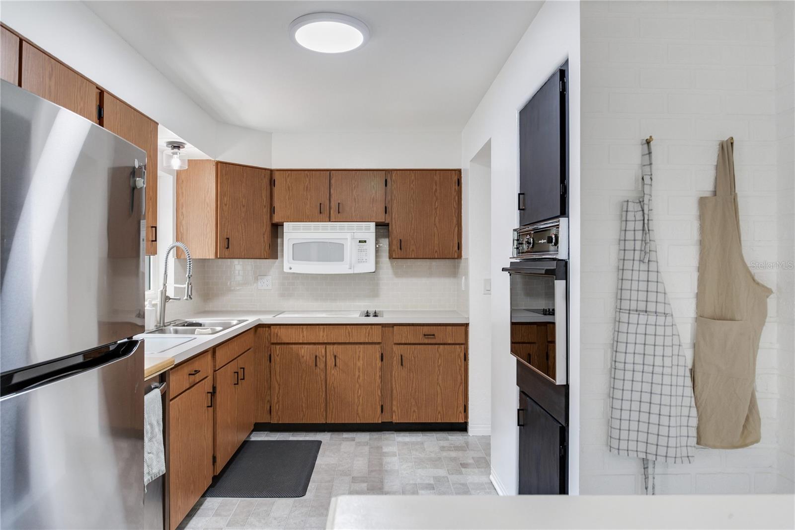 Image 25 of 43 For 6688 30 Avenue N