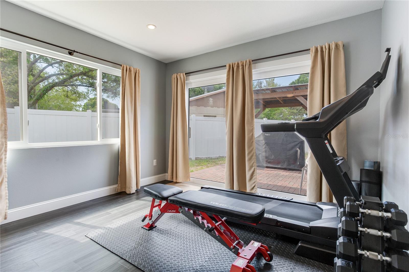 Image 29 of 43 For 6688 30 Avenue N