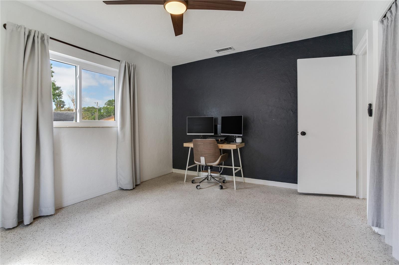 Image 37 of 43 For 6688 30 Avenue N