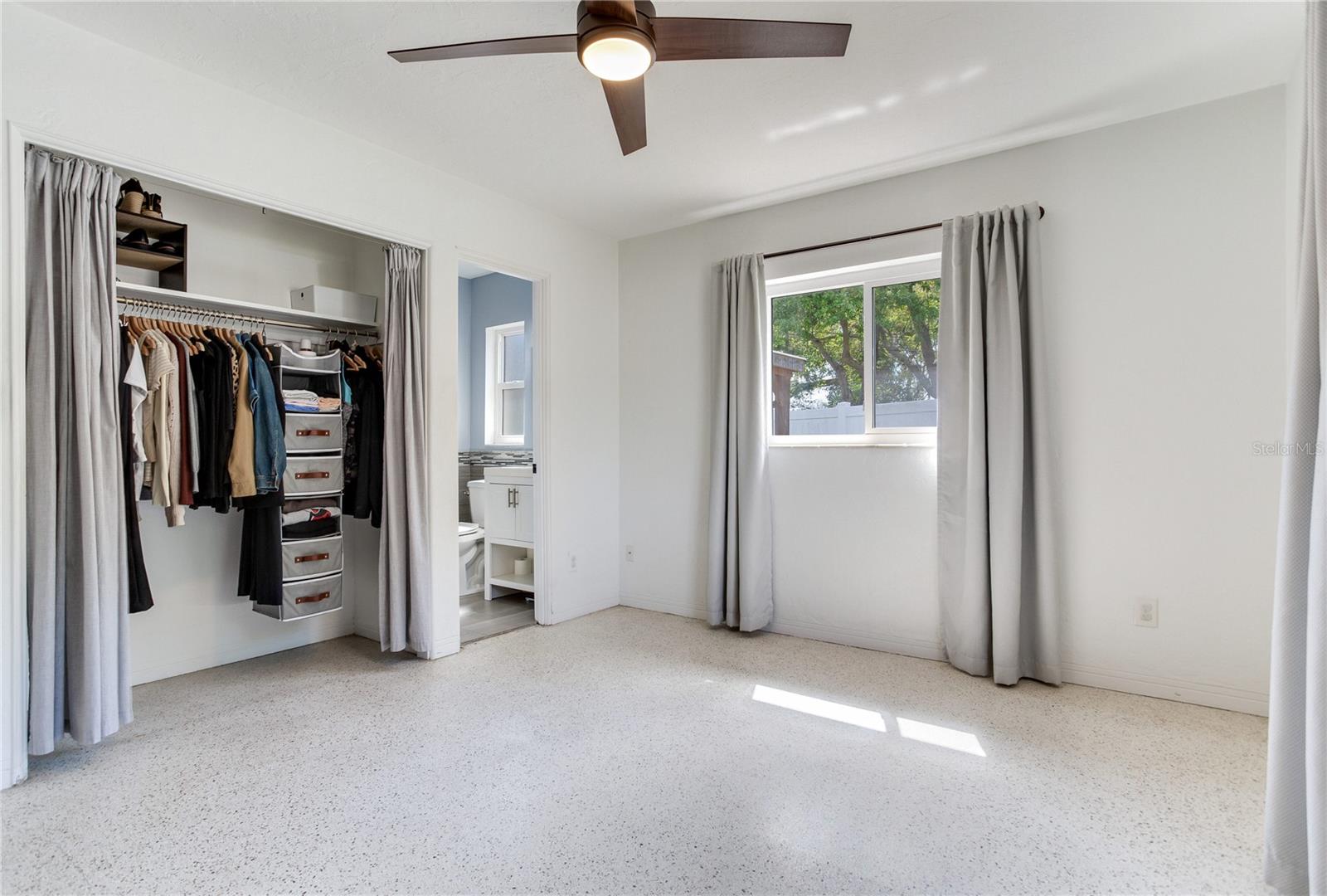 Image 38 of 43 For 6688 30 Avenue N