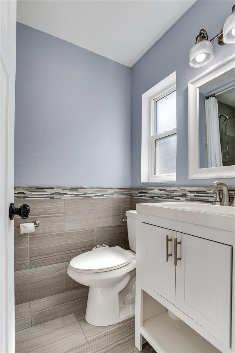 Image 39 of 43 For 6688 30 Avenue N