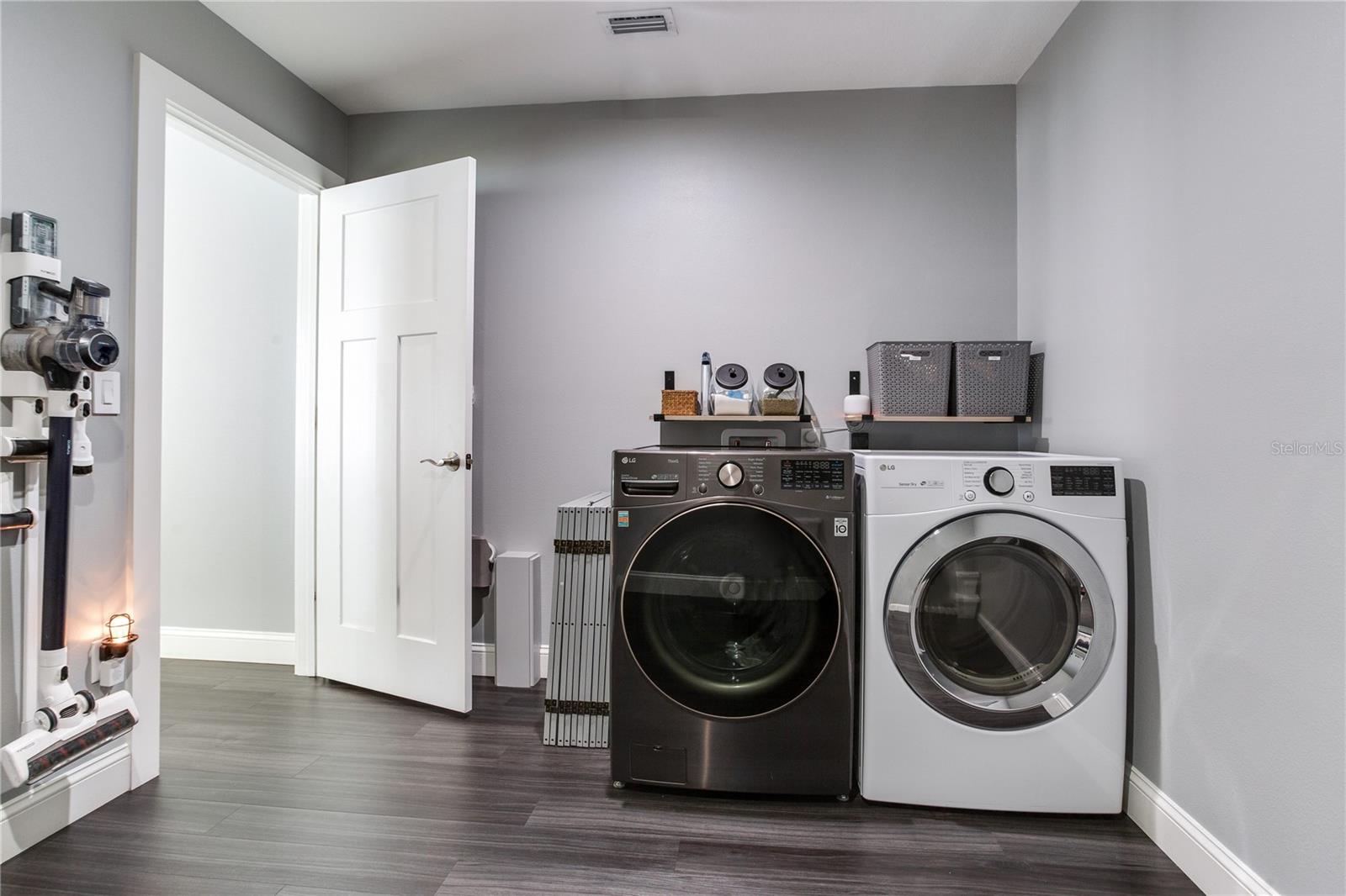 Image 41 of 43 For 6688 30 Avenue N