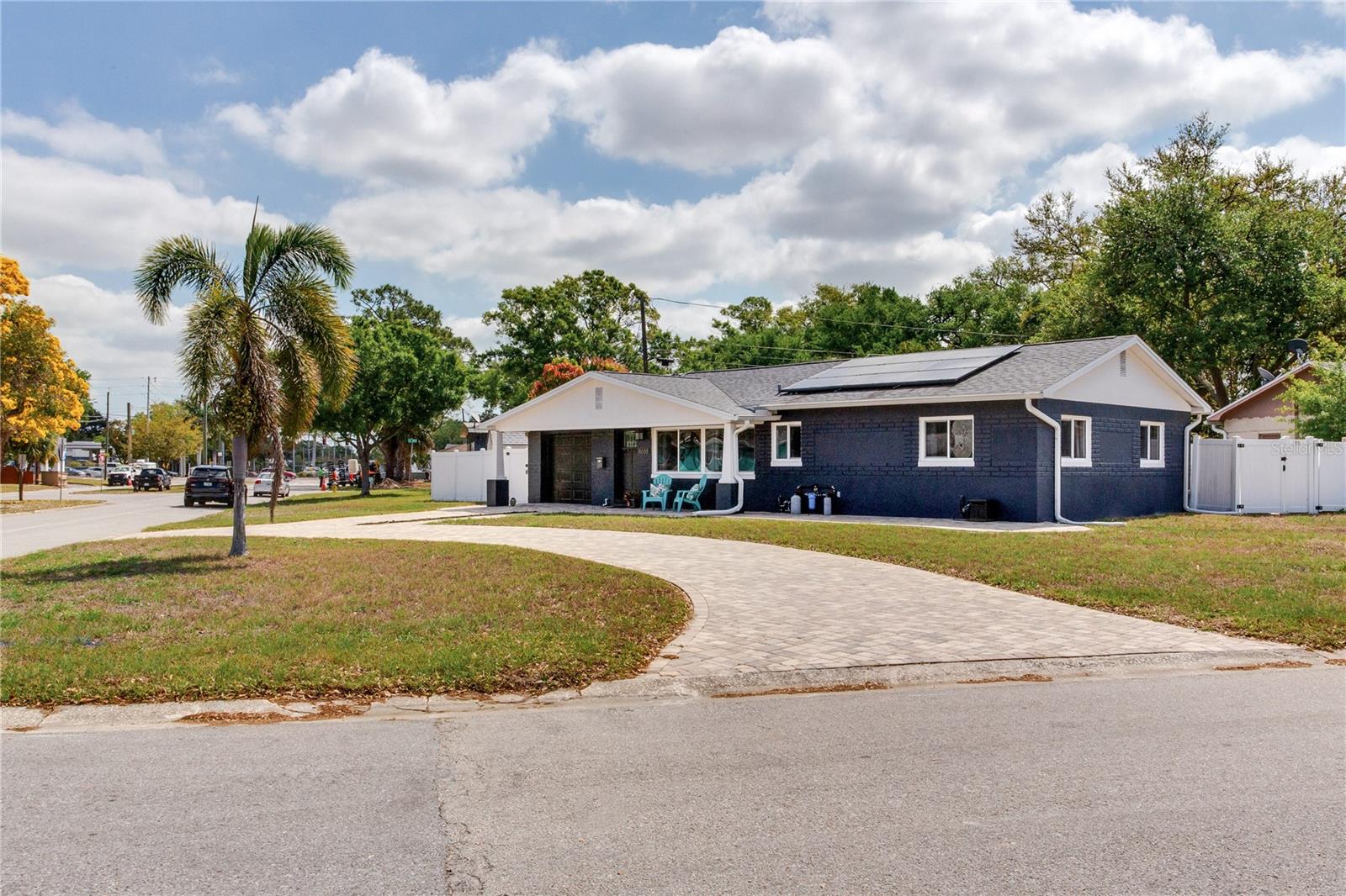 Image 5 of 43 For 6688 30 Avenue N