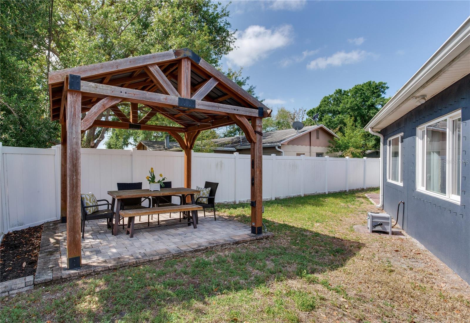 Image 8 of 43 For 6688 30 Avenue N