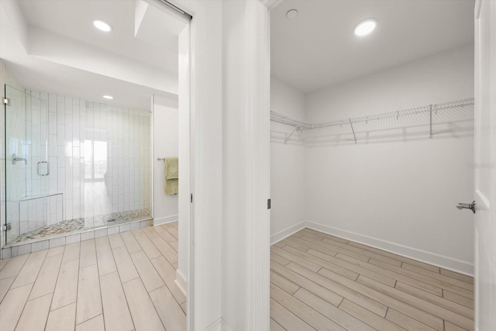 Image 18 of 39 For 125 Island Way 402