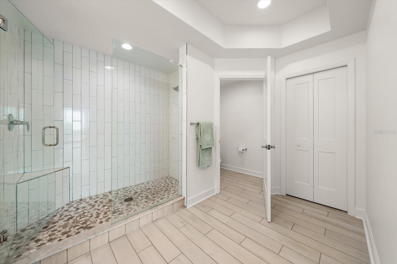 Image 21 of 39 For 125 Island Way 402