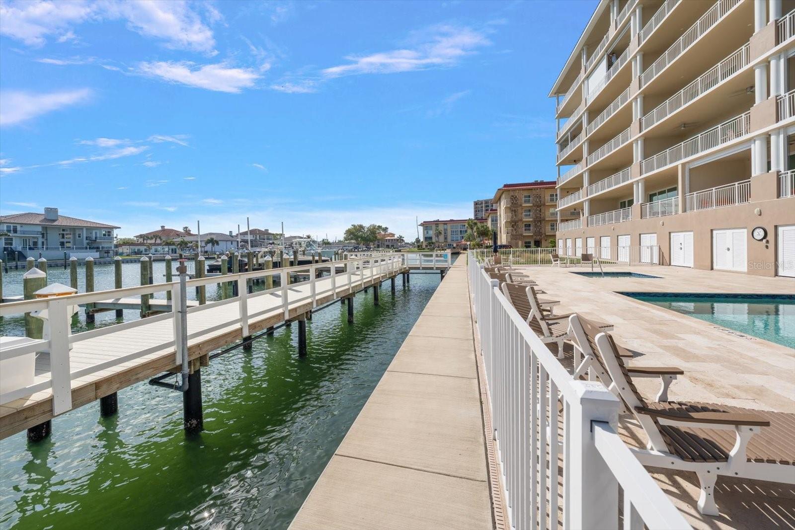 Image 36 of 39 For 125 Island Way 402