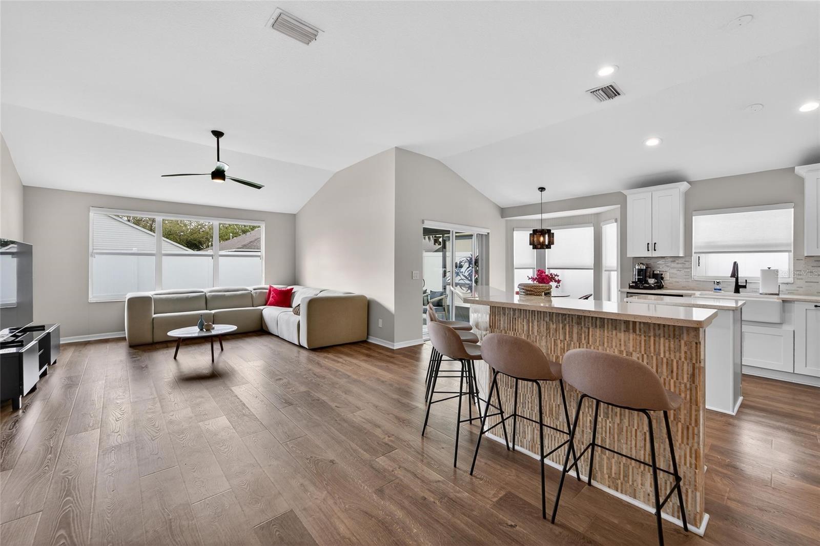 Image 14 of 90 For 1407 Bloomingdale Trails Boulevard