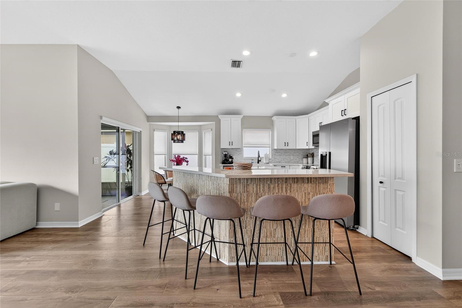 Image 15 of 90 For 1407 Bloomingdale Trails Boulevard