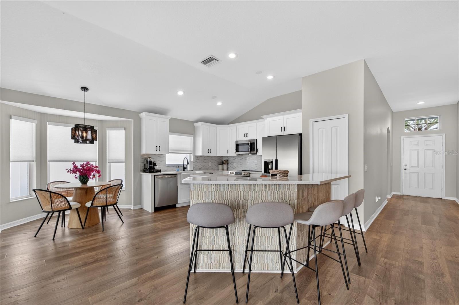 Image 17 of 90 For 1407 Bloomingdale Trails Boulevard