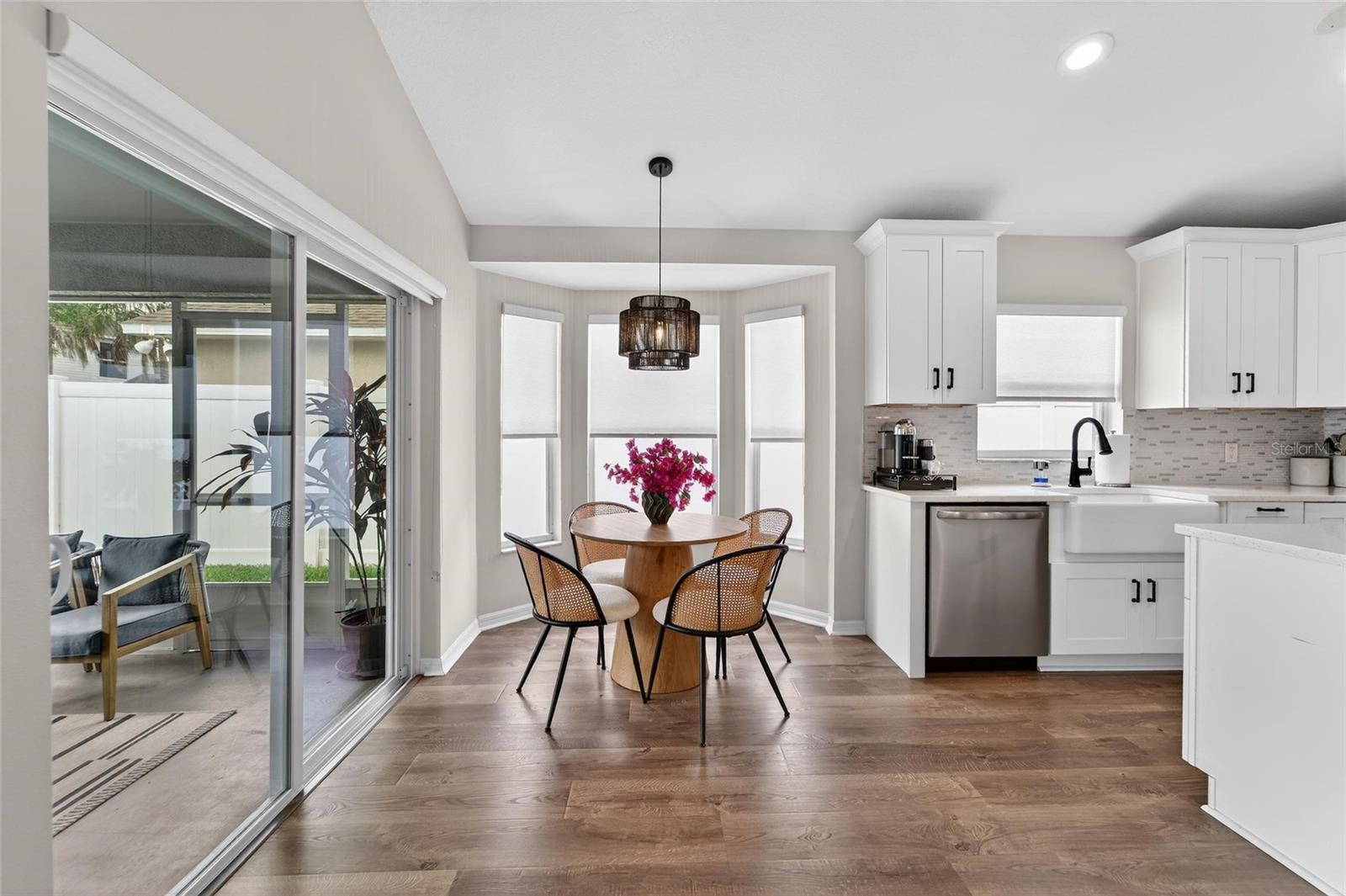 Image 21 of 90 For 1407 Bloomingdale Trails Boulevard