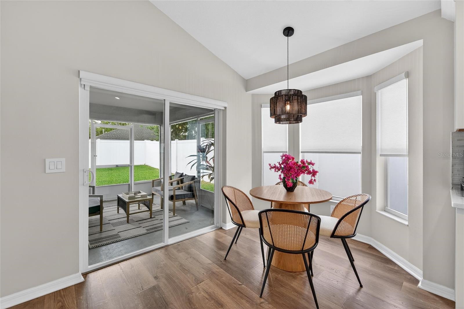 Image 22 of 90 For 1407 Bloomingdale Trails Boulevard