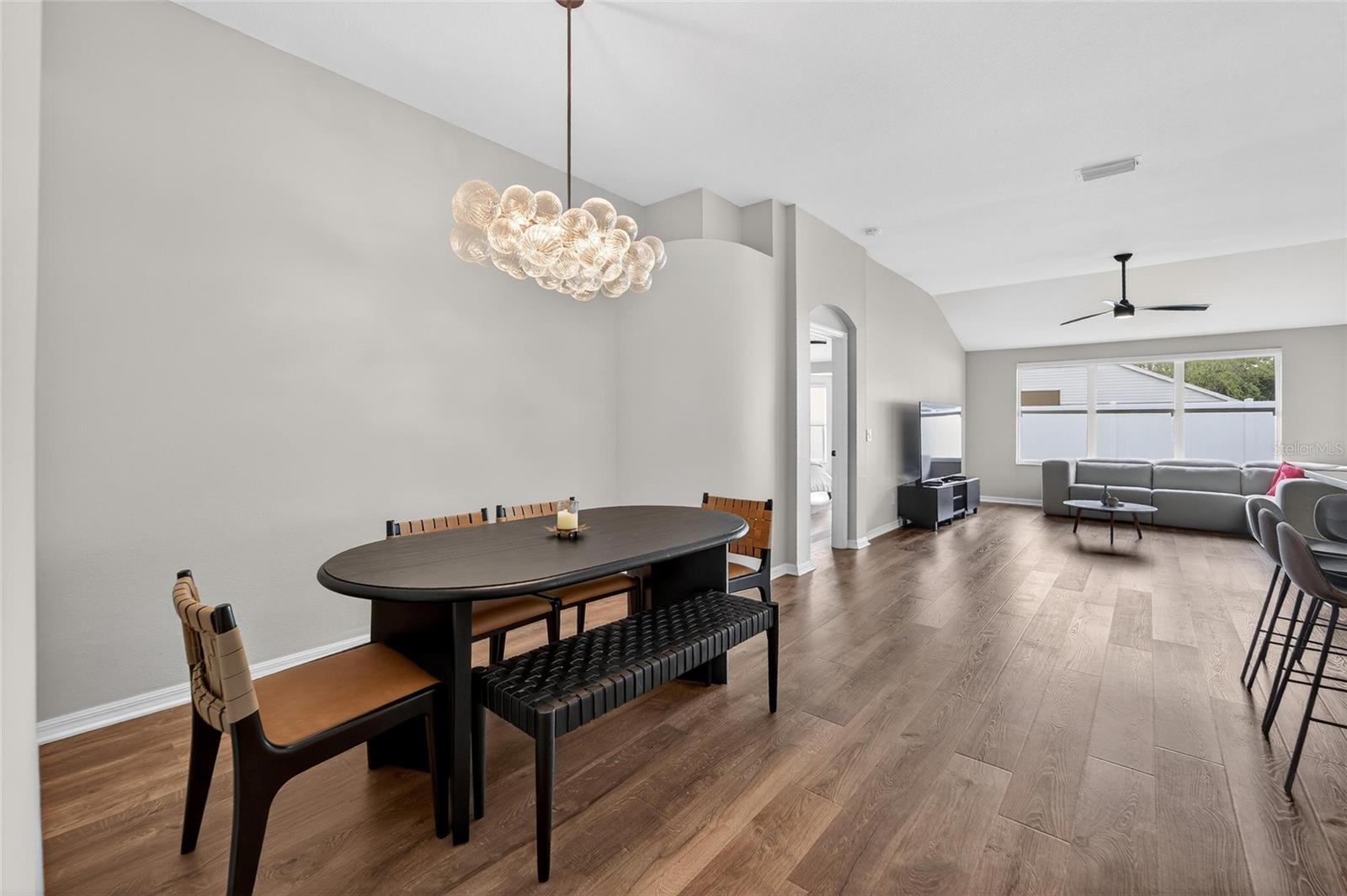 Image 26 of 90 For 1407 Bloomingdale Trails Boulevard