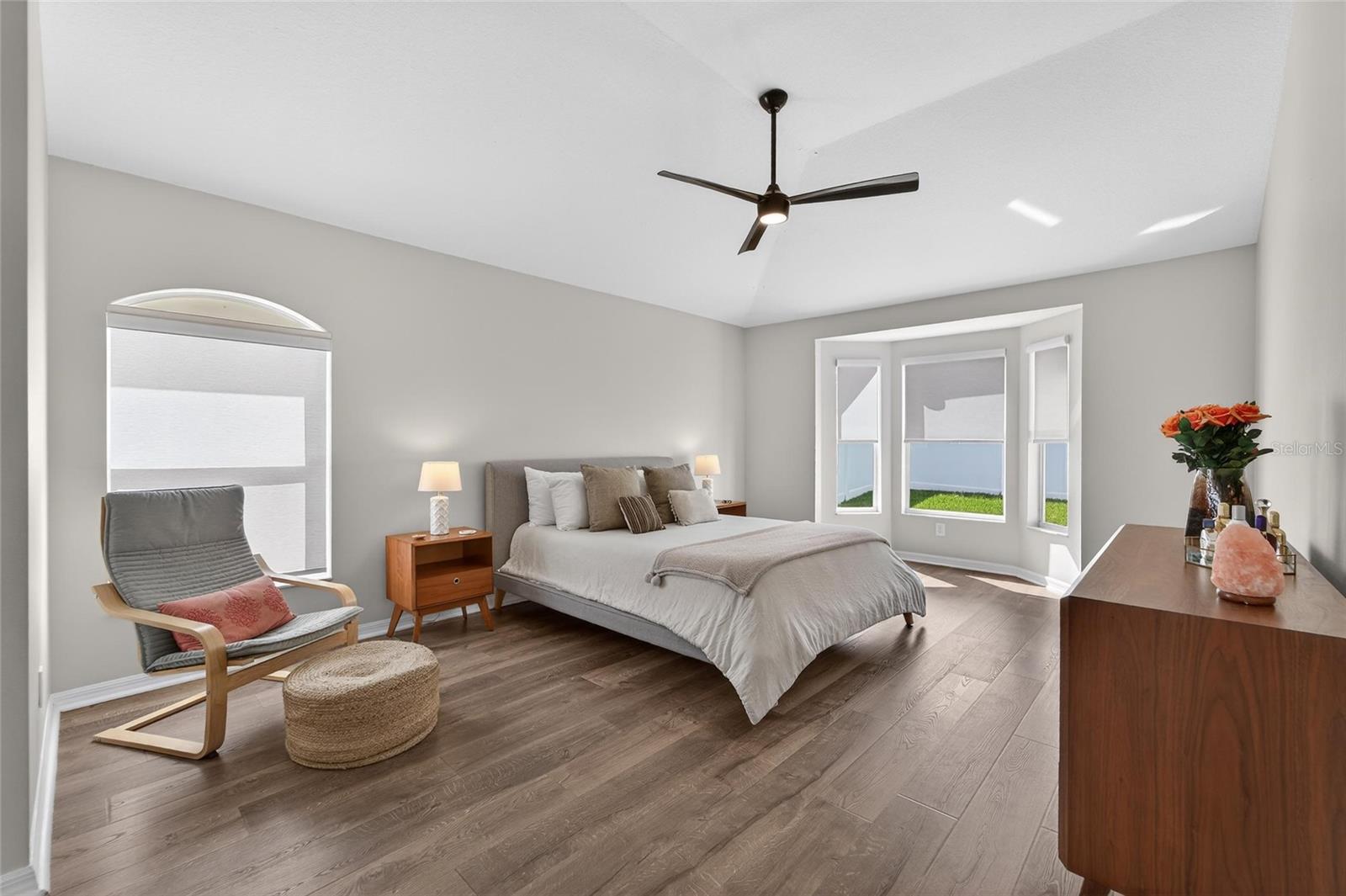 Image 27 of 90 For 1407 Bloomingdale Trails Boulevard