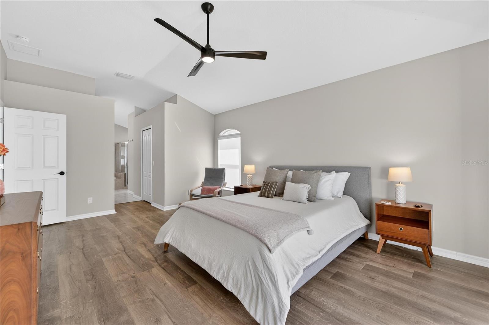 Image 29 of 90 For 1407 Bloomingdale Trails Boulevard