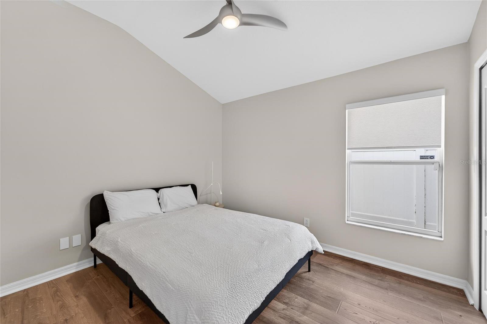 Image 38 of 90 For 1407 Bloomingdale Trails Boulevard