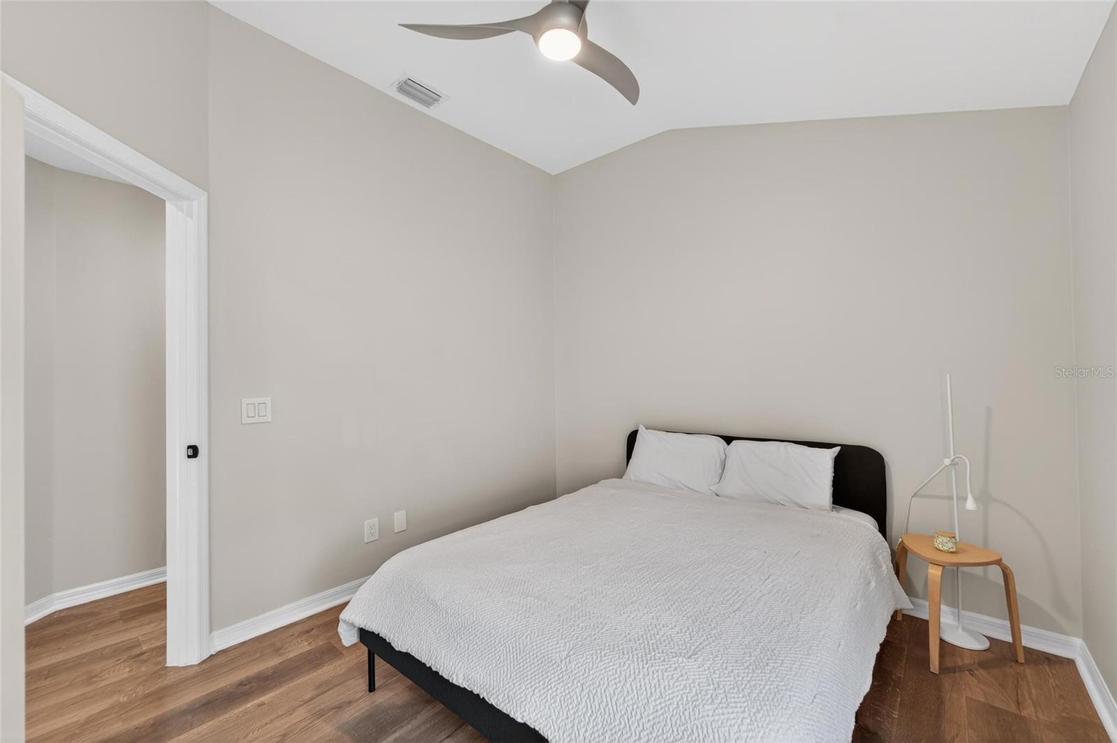 Image 40 of 90 For 1407 Bloomingdale Trails Boulevard