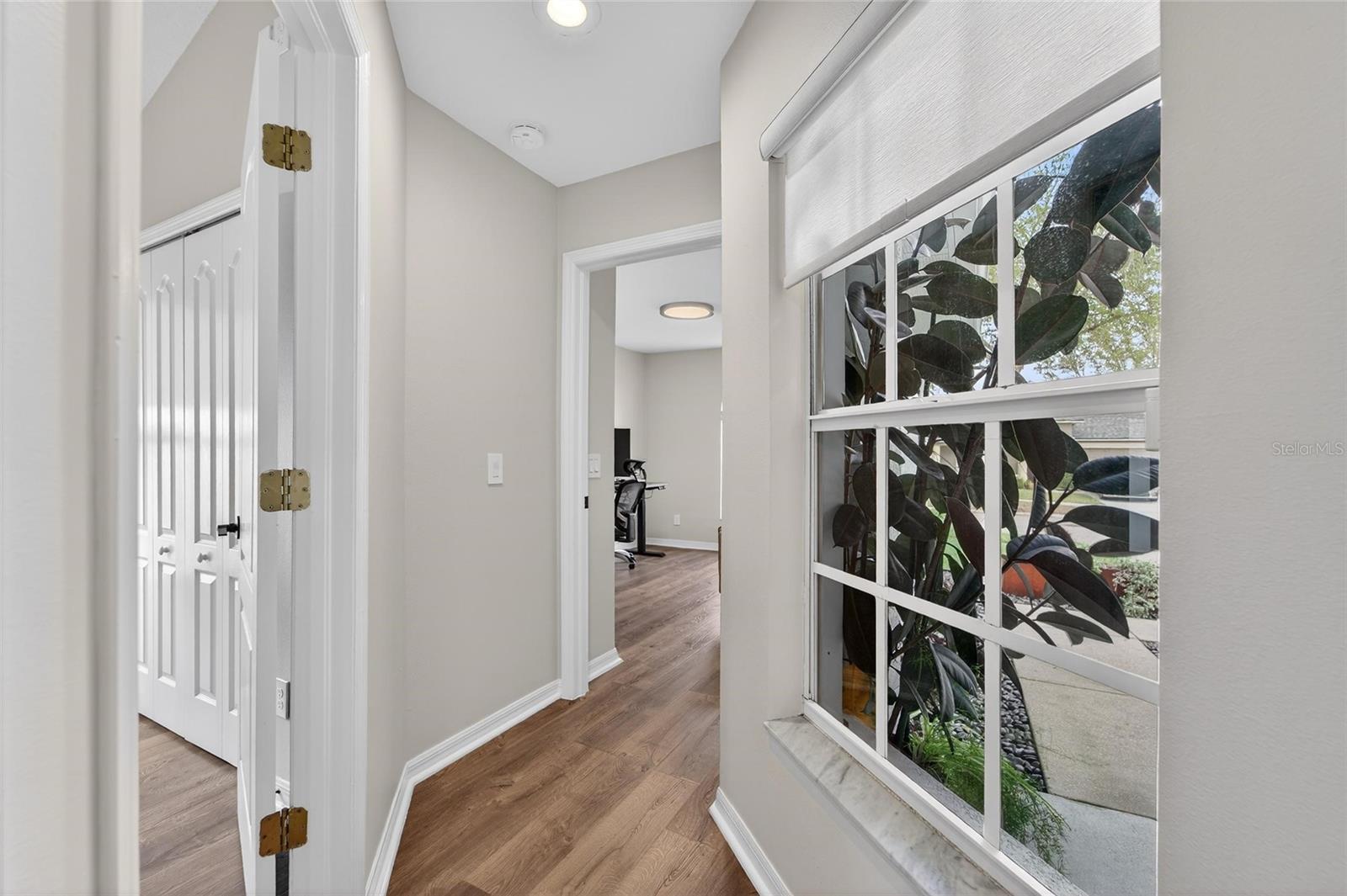 Image 41 of 90 For 1407 Bloomingdale Trails Boulevard