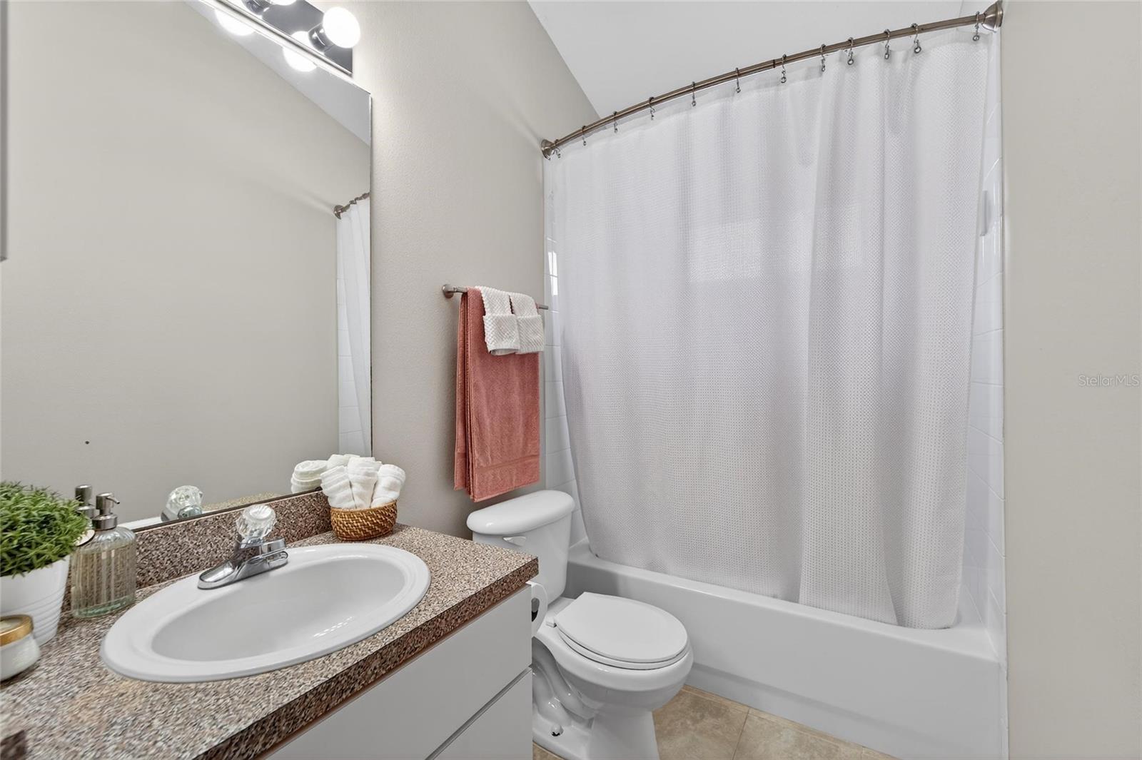 Image 44 of 90 For 1407 Bloomingdale Trails Boulevard