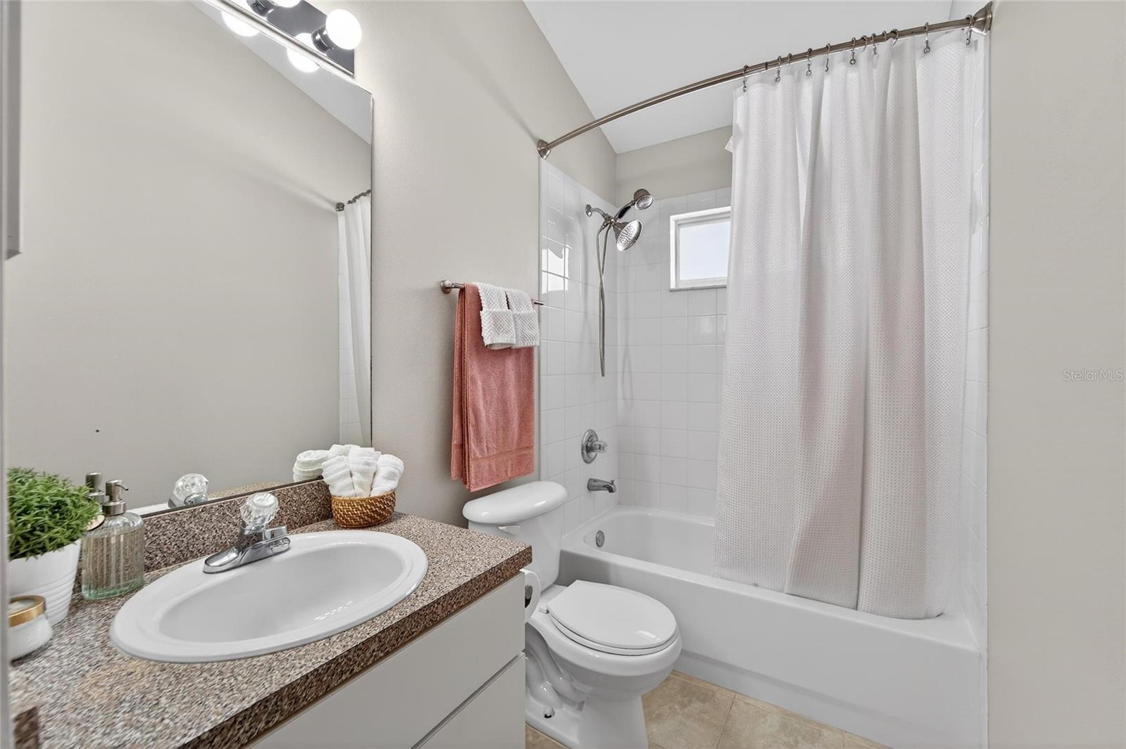 Image 45 of 90 For 1407 Bloomingdale Trails Boulevard