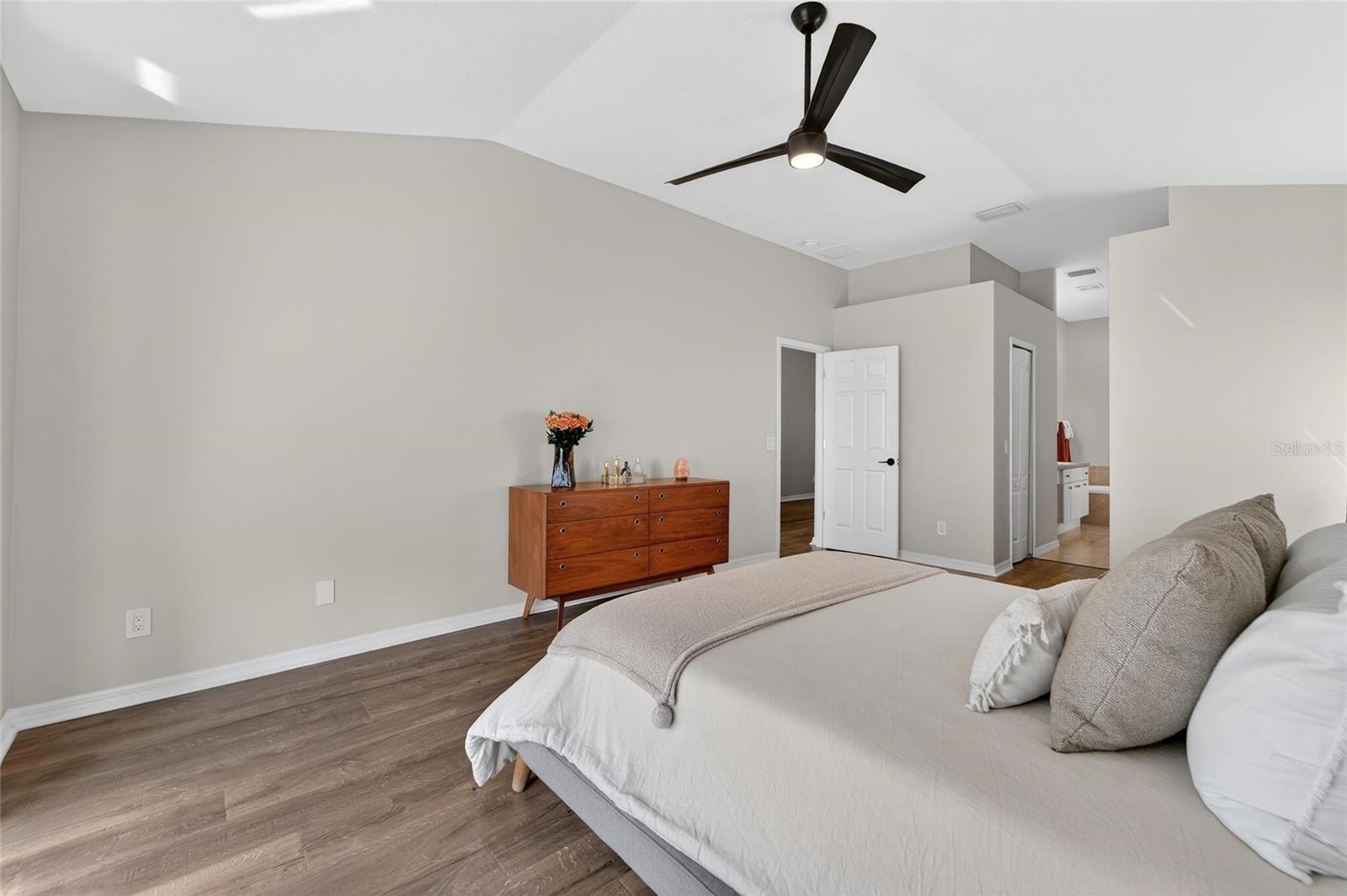 Image 47 of 90 For 1407 Bloomingdale Trails Boulevard