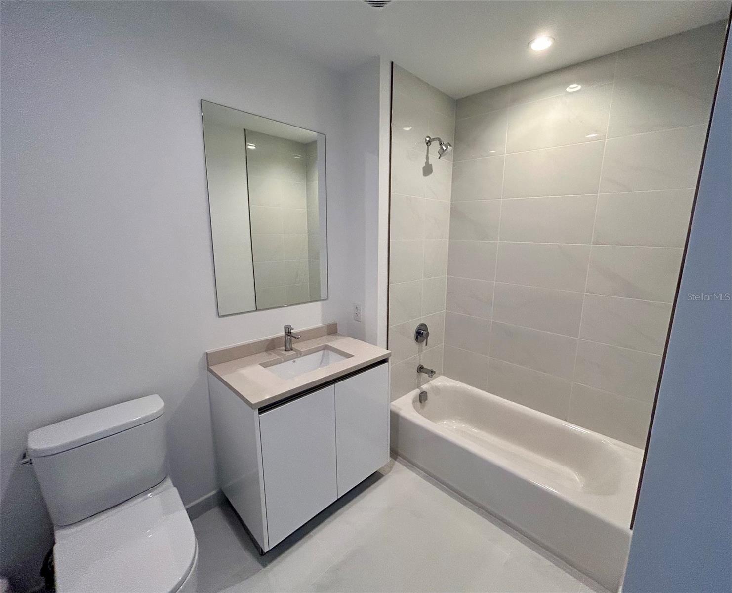 Image 21 of 26 For 400 Central Avenue 2906