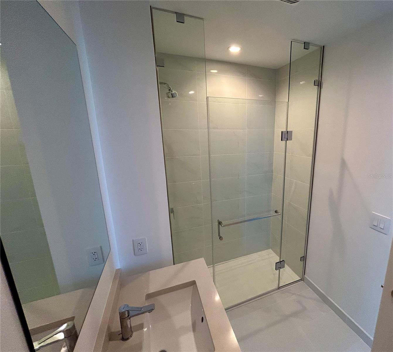 Image 23 of 26 For 400 Central Avenue 2906