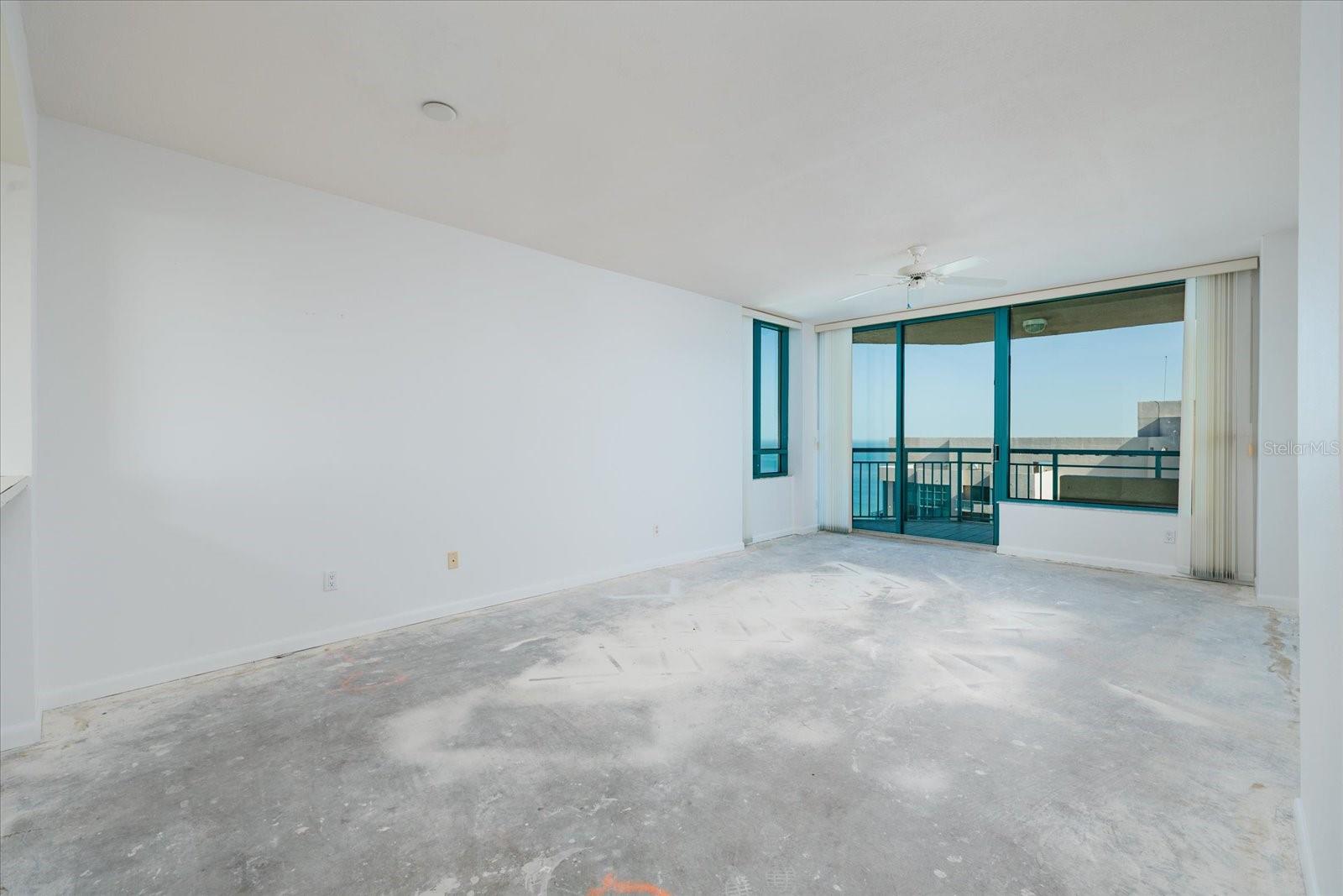 Image 10 of 70 For 1540 Gulf Boulevard 2205