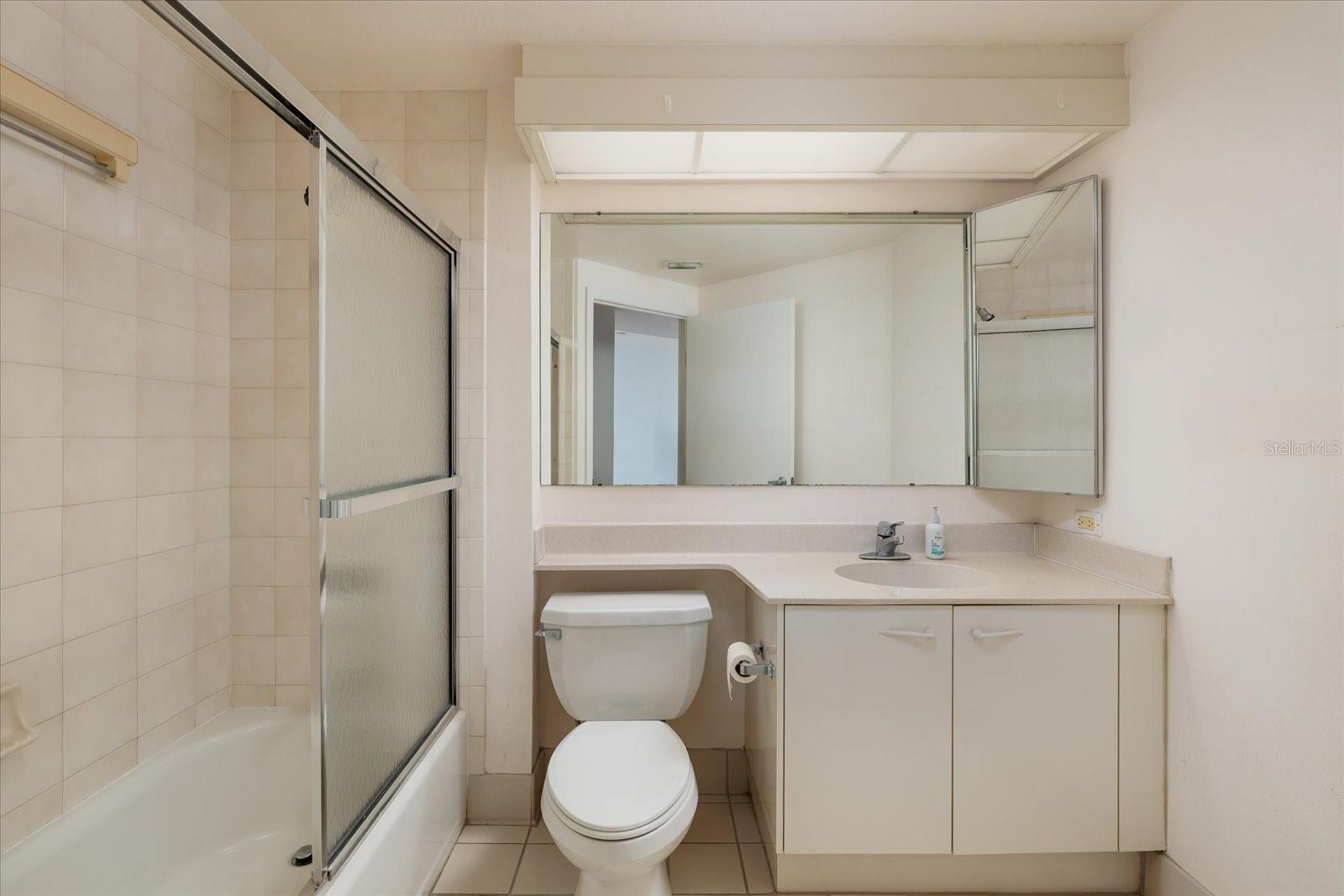 Image 16 of 70 For 1540 Gulf Boulevard 2205