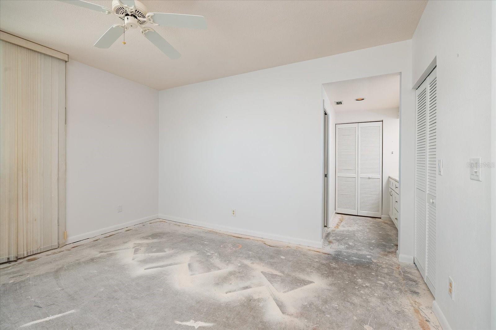 Image 23 of 70 For 1540 Gulf Boulevard 2205