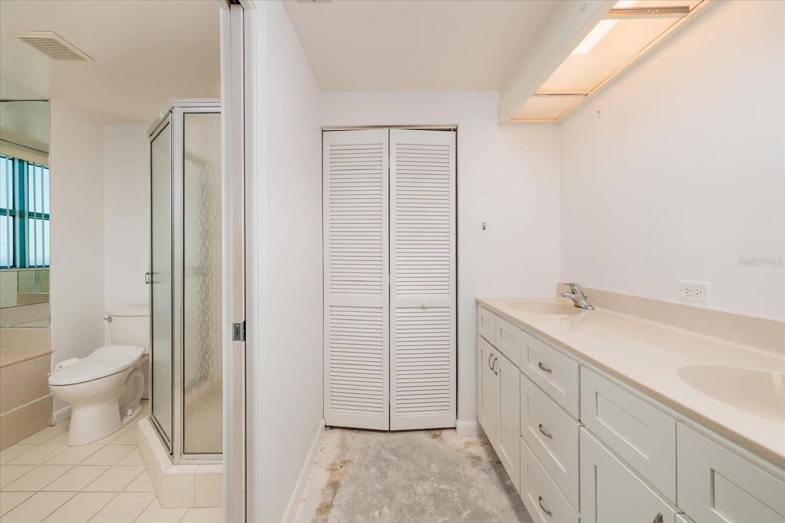 Image 25 of 70 For 1540 Gulf Boulevard 2205